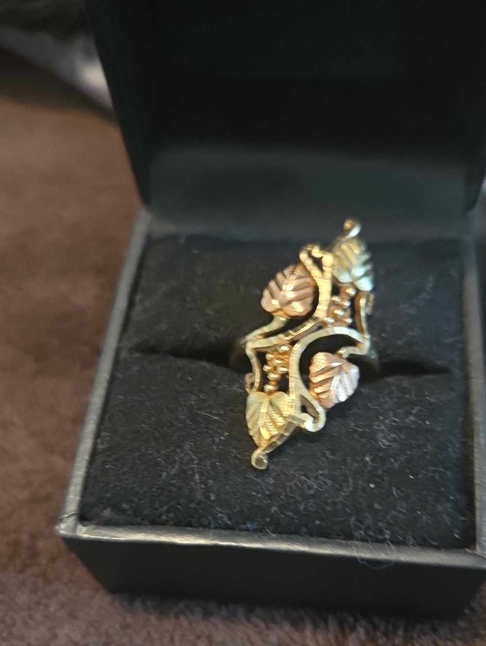 VINTAGE Black Hills10K Gold Leaf Motif Ring - Gold and Rose Gold Accents